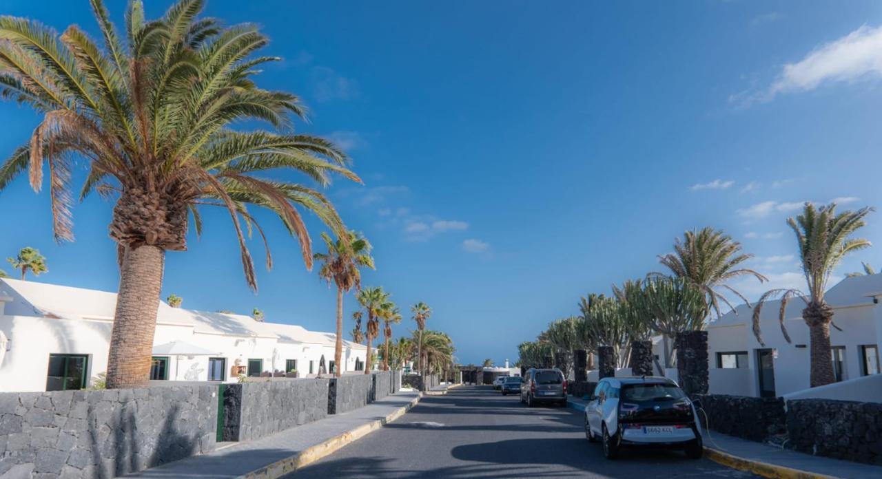 Luxury Casa Playa Roca Bord De Mer Costa Teguise Exteriör bild
